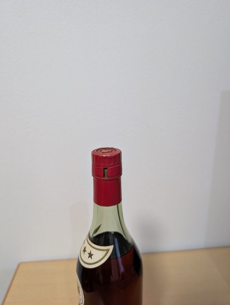 Courvoisier - 3 Stars - b. 1950s - n/a (70cl-75cl) #4.3