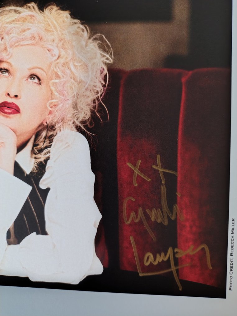 Cyndi Lauper - Signed in person w/ Beckett Holo COA #1.0