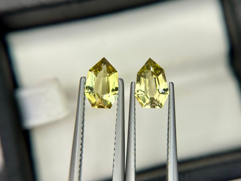 Ei pohjahintaa - 2 pcs Keltainen Tansaniitti - 2.09 ct - Kansainvälinen värillisten jalokivien yhdistys (ICA GemLab) - Ei lämpöä, upea pari #1.0