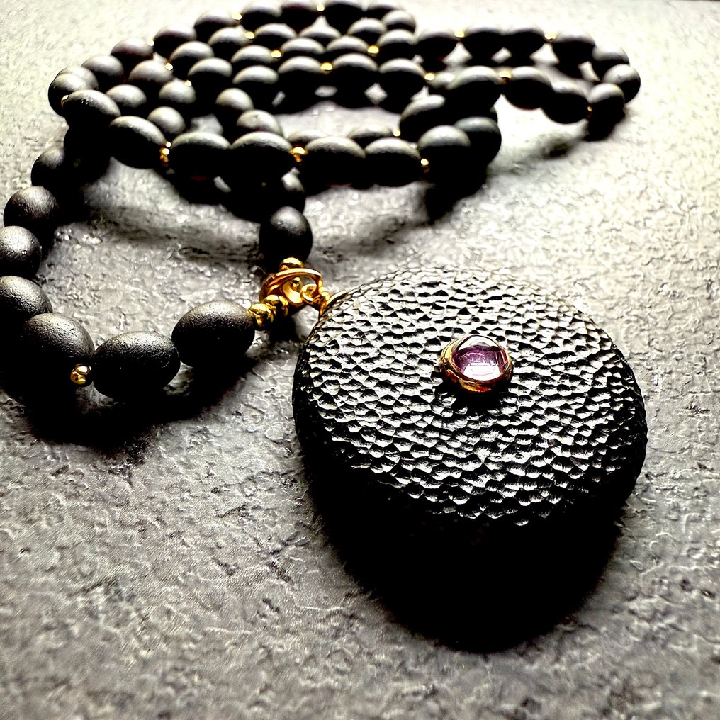 Ciondolo inciso e collana in ambra baltica con argento 925 e ametista - Ambra - Succinite / fossilized pine tree resin #1.0