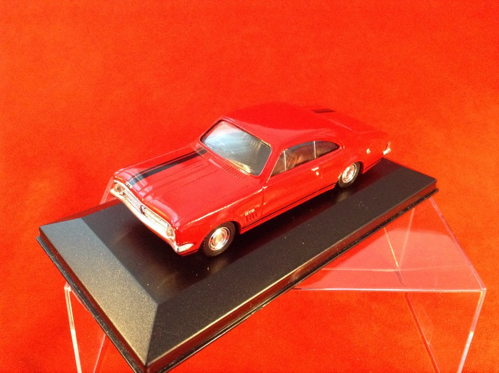 Trax - made in Australia 1:43 - Model race car - Holden Monaro HT GTS 350 Coupé "muscle car" 1968/1972 - Mint - without the original box - a very nice model. #1.0