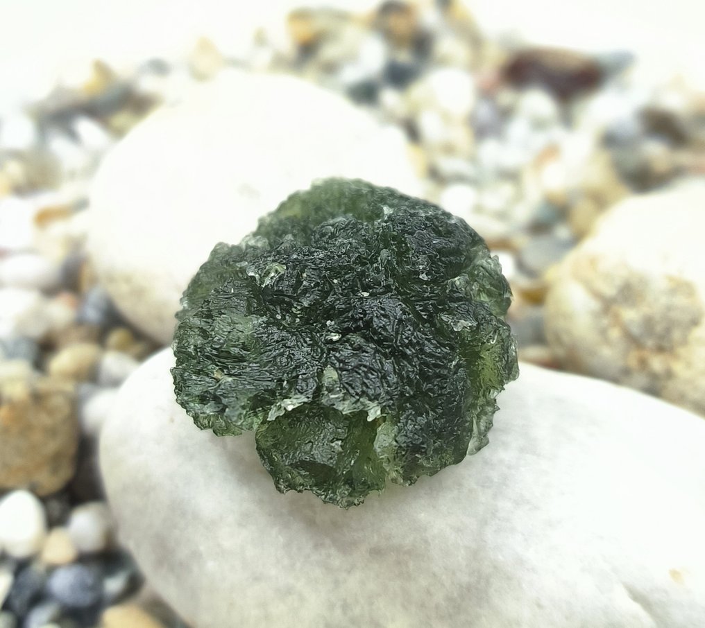 Moldavite from Kvítkovice, South Bohemia - Height: 33 mm - Width: 26 mm - 12.5 g #1.0