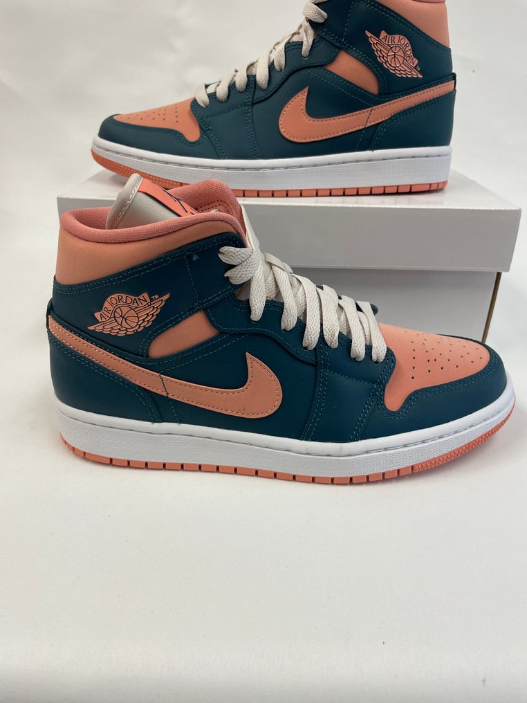 Nike - Air Jordan 1 Mid - Sneakers - Size: EU 39 #2.1