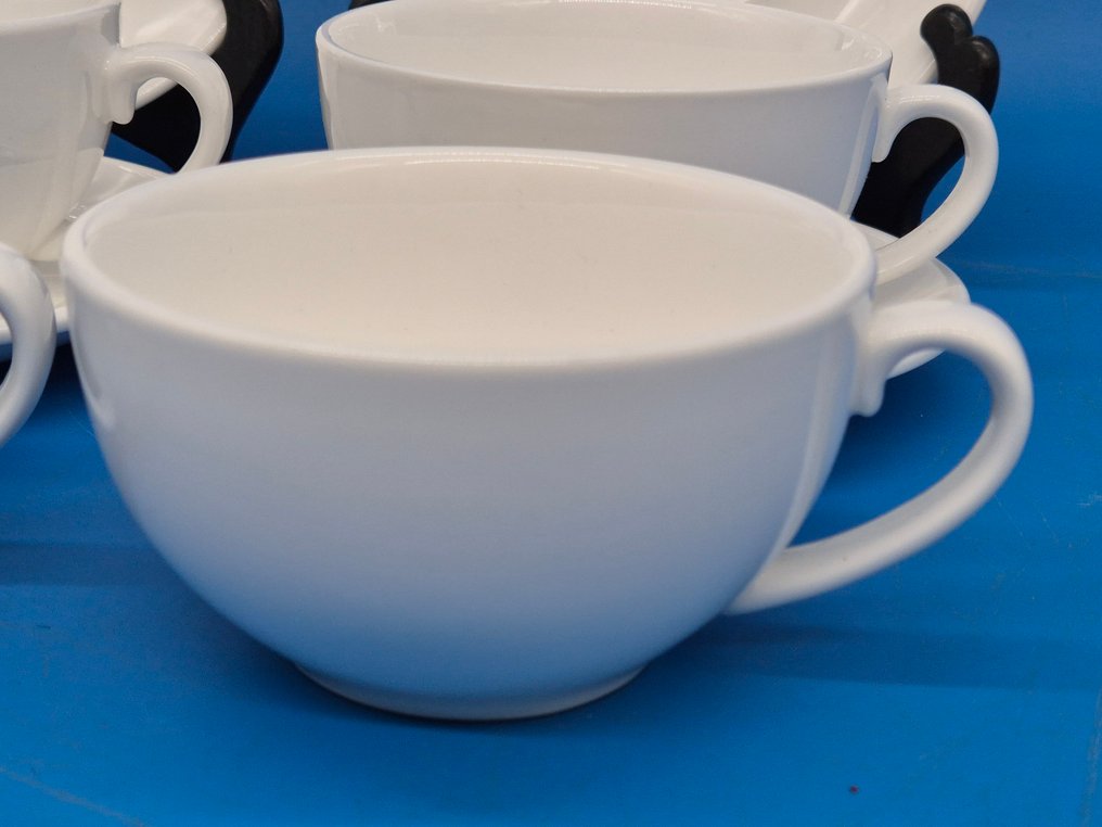 Maxwell & Williams – Designer Homewares – Set aus vier weißen Tassen mit Untertassen - 杯子和碟子 - 瓷 #1.0