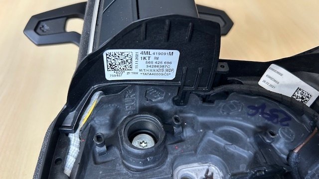 Ohjauspyörä (1) - Lamborghini - URUS - 2000-luvun jälkeen #3.2