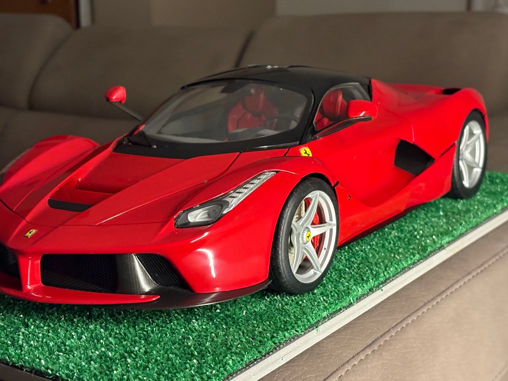 1:8 - Model car - La Ferrari #1.0