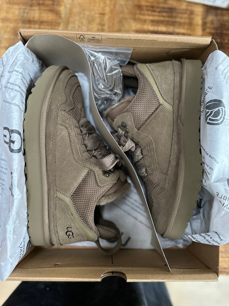 UGG - Παπούτσια με κορδόνια - Mέγεθος: EU 41 #1.0