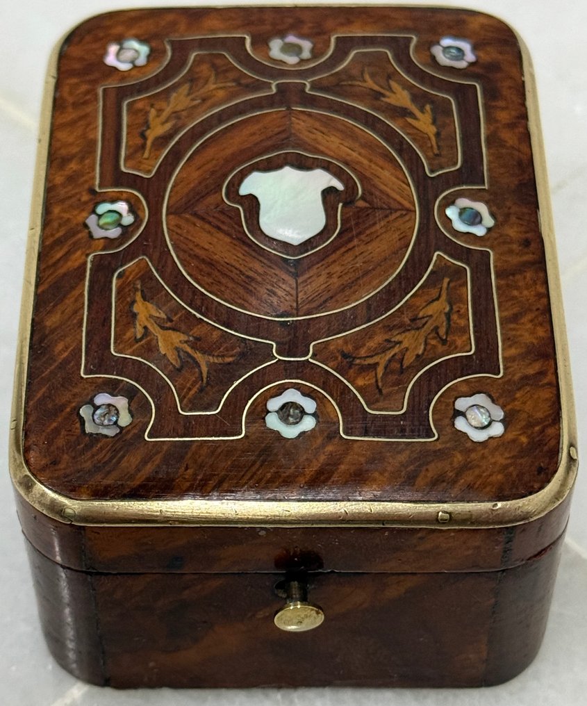 Box - Gilt brass, Rosewood, Ebony, Thuya, Satinwood #1.0