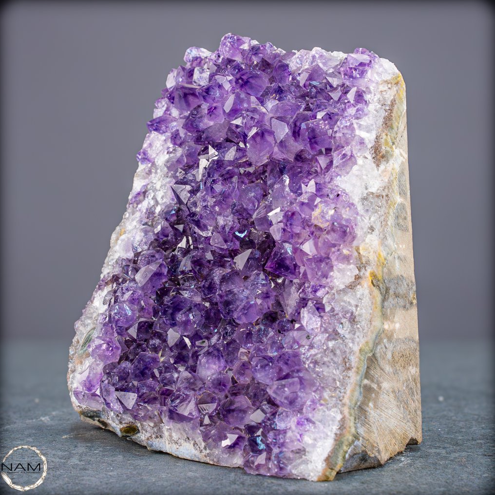 Breathtaking amethyst geode – Radiant crystal splendor in violet- 926.98 g #2.1