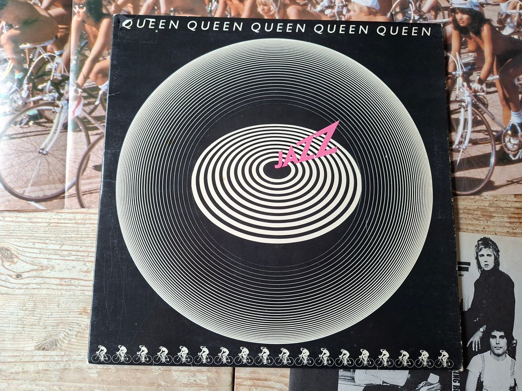 Queen - Jazz (1978 first Italian pressing + nude poster) - Album LP (oggetto singolo) - Prima stampa - 1978 #1.0