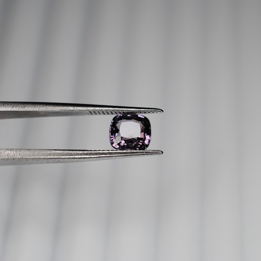 Nincs minimálár Lila Spinell - 1.15 ct - Nemzetközi Gemmológiai Intézet (IGI) #1.0