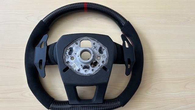 Ohjauspyörä (1) - Lamborghini - URUS - 2000-luvun jälkeen #4.3