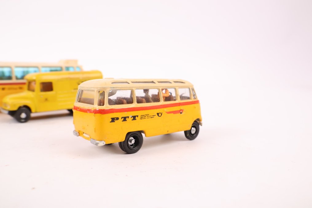 Brekina & Onbekend H0 - Modele pojazdów kolejowych (4) - Cztery pocztowe autobusy, CH PTT. #3.2