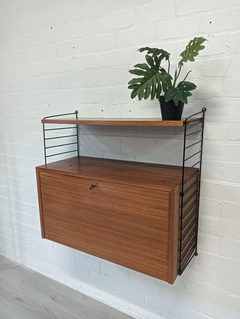 String - Kajsa and Nisse Strinning - Στήλη επιτοίχιων ραφιών - Ξύλο, Μέταλλο #2.1