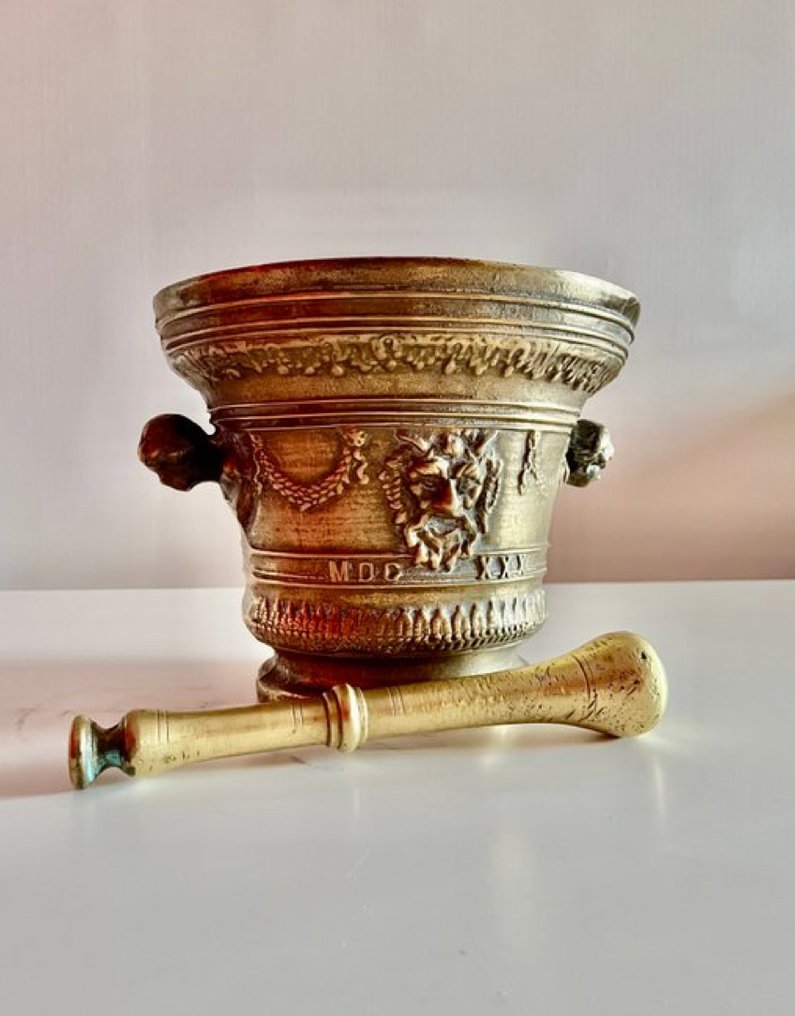 Mortier et pilon - Style Louis XIII - Bronze massif - Mortier lourd en bronze #1.0