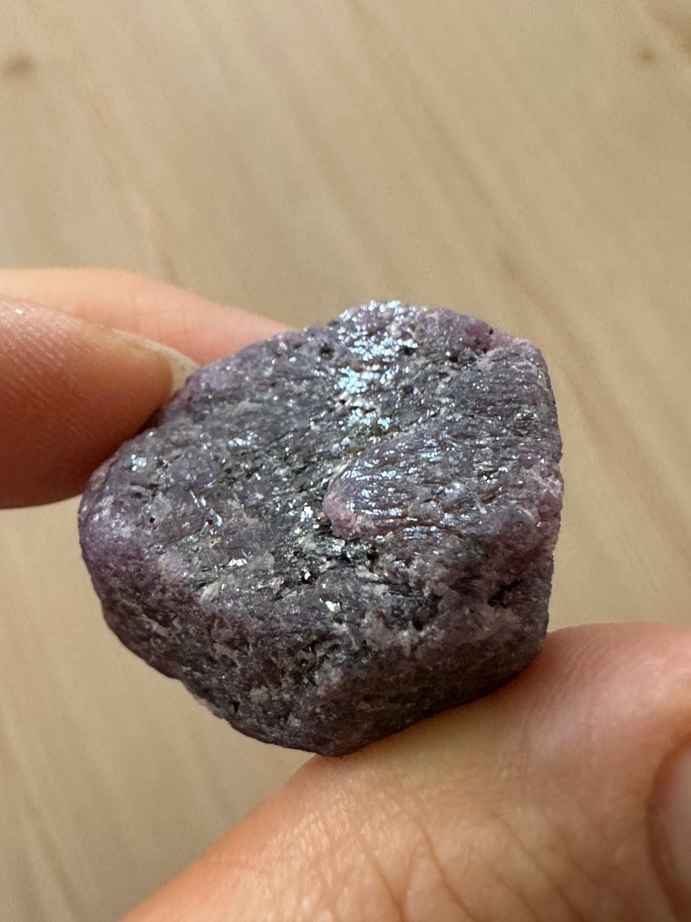 Ruby Rough. 131,60 Ct. Mozambique Huge Blood Ruby. Natural, 100% Special - Height: 28 mm - Width: 26 mm- 26.32 g #4.3