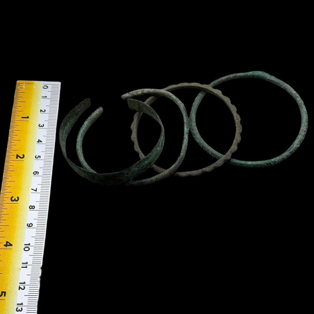 Αρχαίο Κελτικό σετ των 4. Μπρούντζος Μπανγκλ (χωρίς τιμή ασφαλείας) #3.2