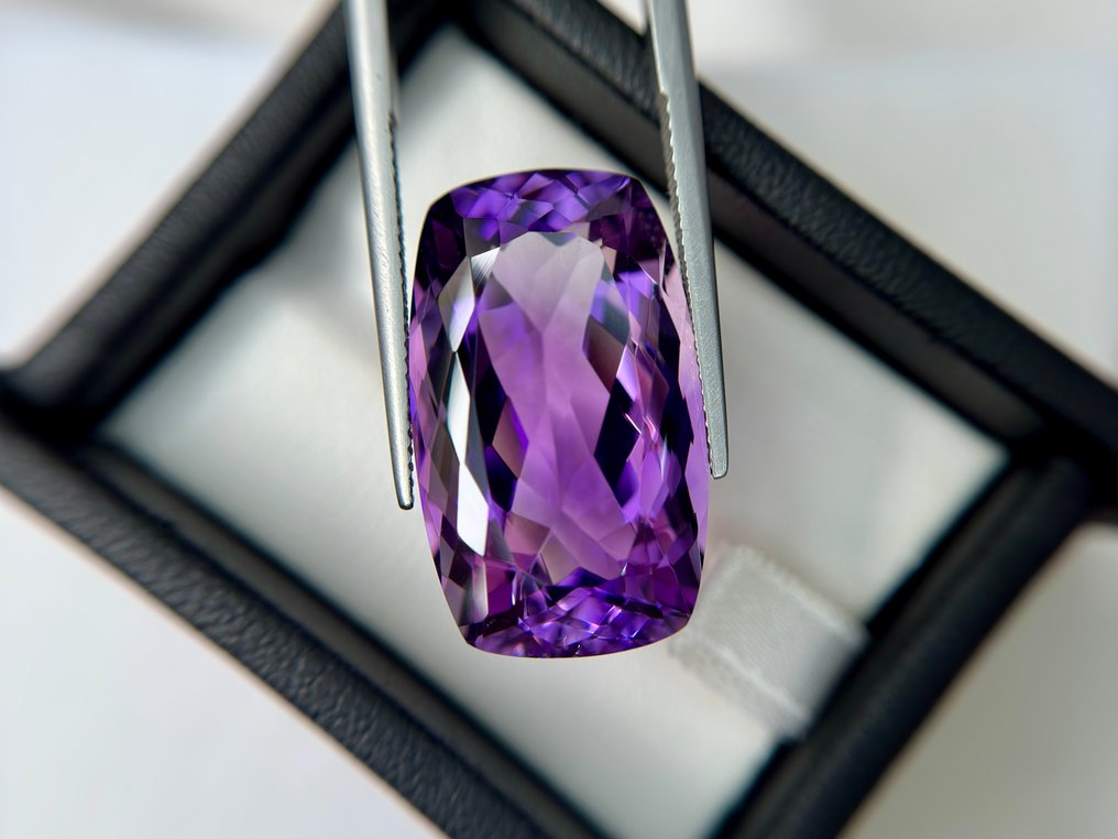 Fără preț de rezervă - 1 pcs Purpuriu Ametist - 31.56 ct - Asociația internațională de pietre prețioase colorate (ICA GemLab) - Amethyst mov elegant. #2.1