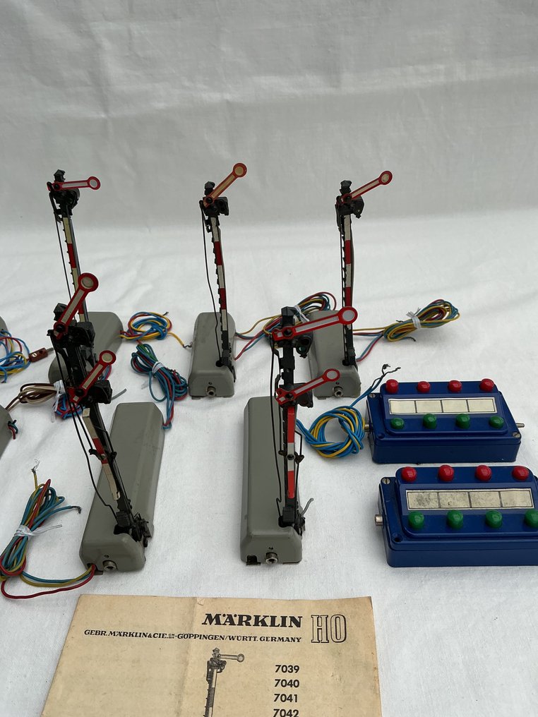 Märklin H0 - 7039/ /7040/7072 - Signalen (10) - 8 signalen en 2 schakelaars #3.2