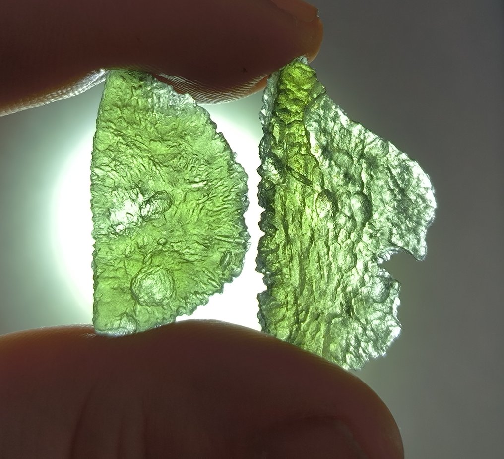 Moldavite di Chlum, Boemia del Sud - Altezza: 36 mm - Larghezza: 20 mm - 8 g - (2) #4.3