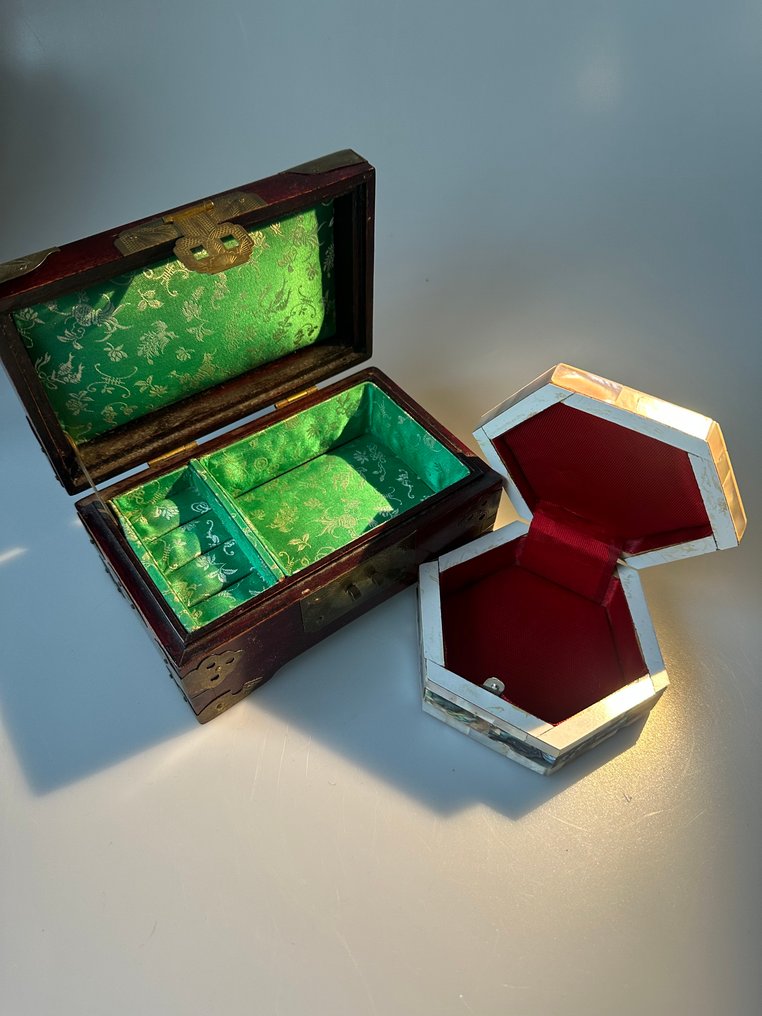 Doboz - Parelmoer, hout, stof, jade, messing. - Két ékszerdoboz #1.0