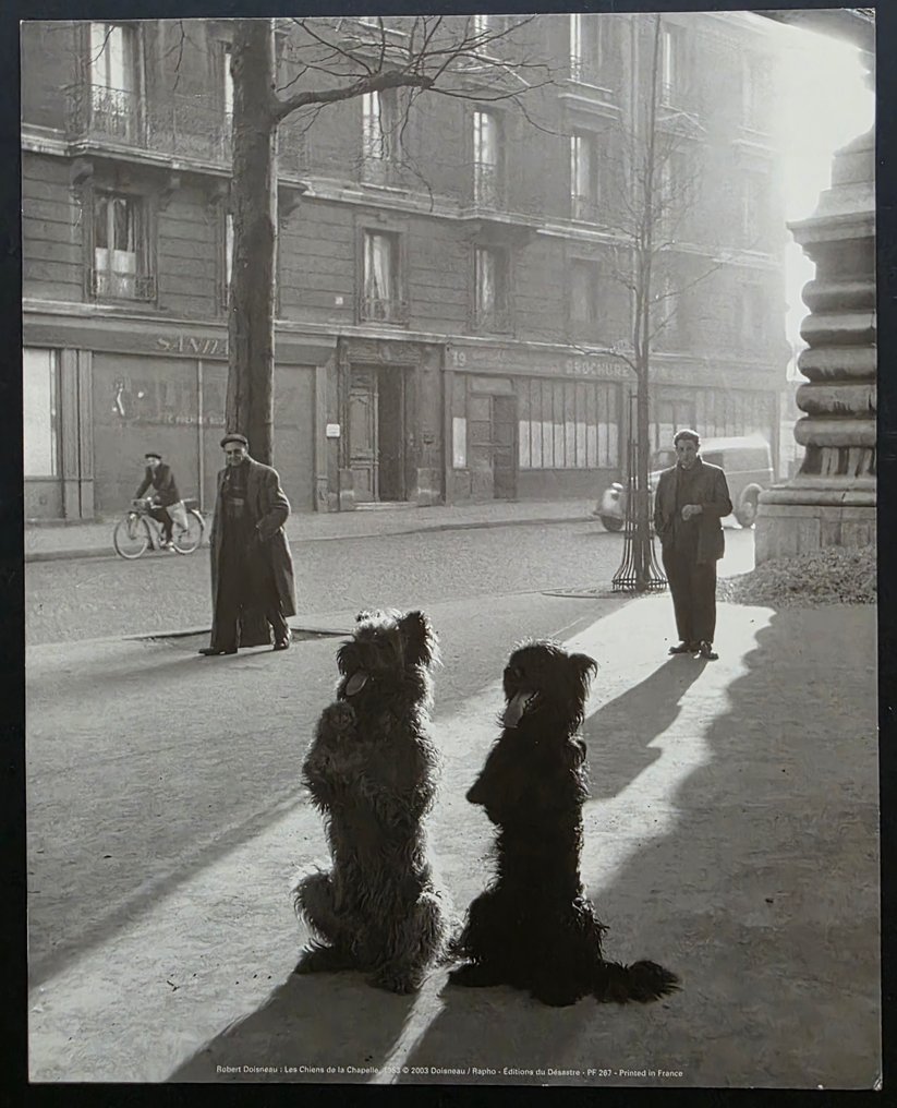 Robert Doisneau (1912–1994) - 2 tirages : "Le chien à roulettes" et "Les chiens de la Chapelle" #1.0