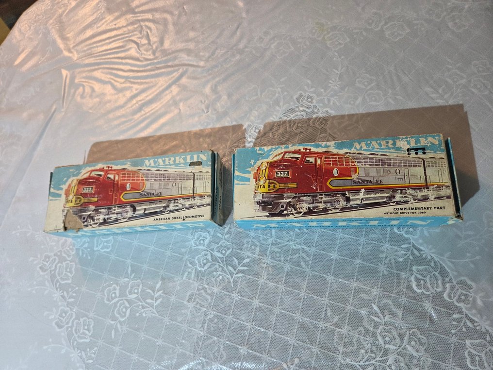Märklin H0 - 4060 / 3060 - Diesel locomotive (2) - Motorless attachment for Märklin 3060; in its original box; light signs of use and damaged - Santa Fe #1.0