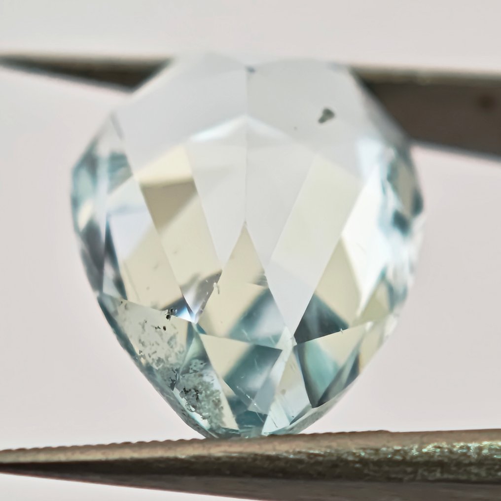 No Reserve Price Aquamarine - 8.80 ct - Antwerp Laboratory for Gemstone Testing (ALGT) - V. Light Blue Aquamarine #3.2