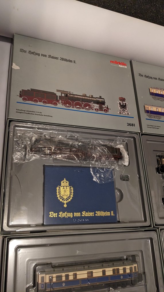Märklin H0 - 2681 - Tren a escala (4) - Zevendelige 'Hofzug Kaiser Wilhelm II', en embalaje original, incluyendo libretos y accesorios. - KPEV #1.0