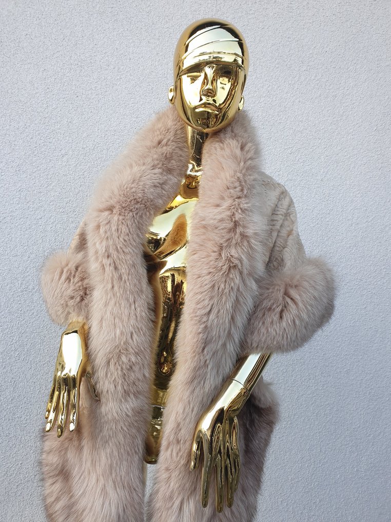 Artisan Furrier - Fur coat #1.0