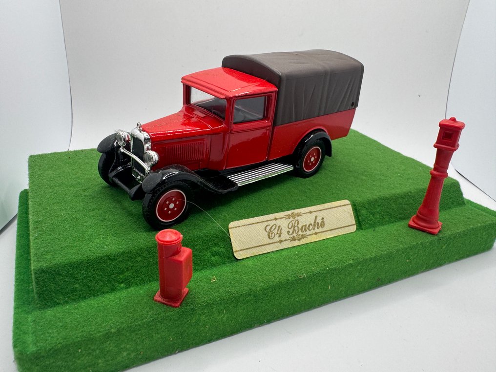 Verem 1:43 - Machetă mașină  (4) - CITROEN - C4 BACHE - GRAND HOTEL - DUNLOP - ENERGOL #1.0