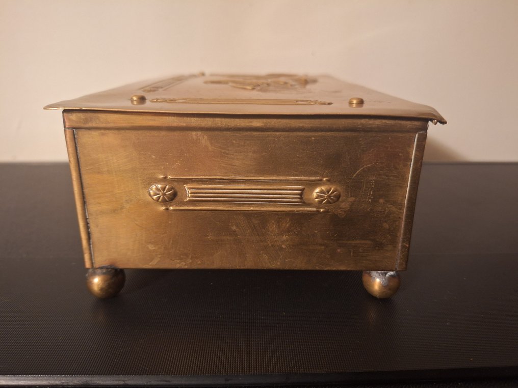 Atelier STAF - Casket - pressed brass - Boudoir box Art Nouveau #3.2