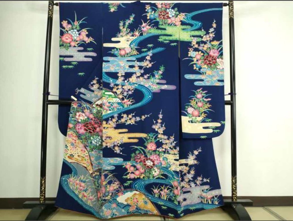 平和屋和服 ■ 华丽的振袖和服，模板染色，花卉图案，鬼织锦，纯正 - 日本 - 20世紀末 #1.0