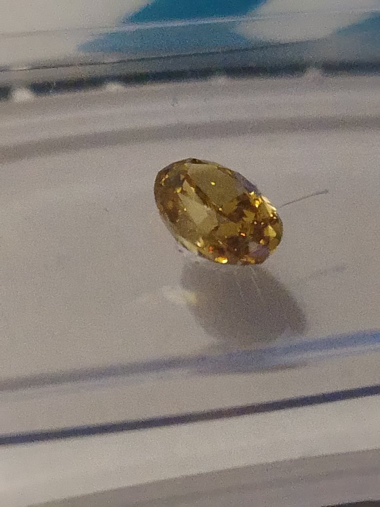 1 pcs 钻石  (天然色彩的)  - 0.28 ct - 椭圆形 - Fancy 黄色 黄色 - SI1 微内含一级 - 国际宝石研究院（IGI） - 好 #1.0