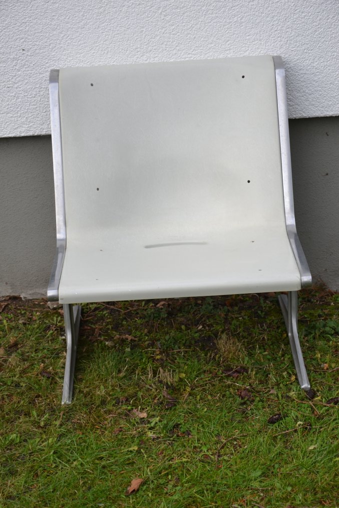 Wilkhahn - Friso Kramer - Πολυθρόνα (2) - Μοντέλο 1200 - Υαλοβάμβακας (Φάιμπεργκλας), Αλουμίνιο, Χάλυβας - Olympiasessel #1.0