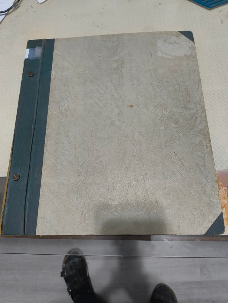 France 1939/1979 - Collection dans un ancien album utilisé (quelques MH), très haut degré de complétude avec trop de #1.0