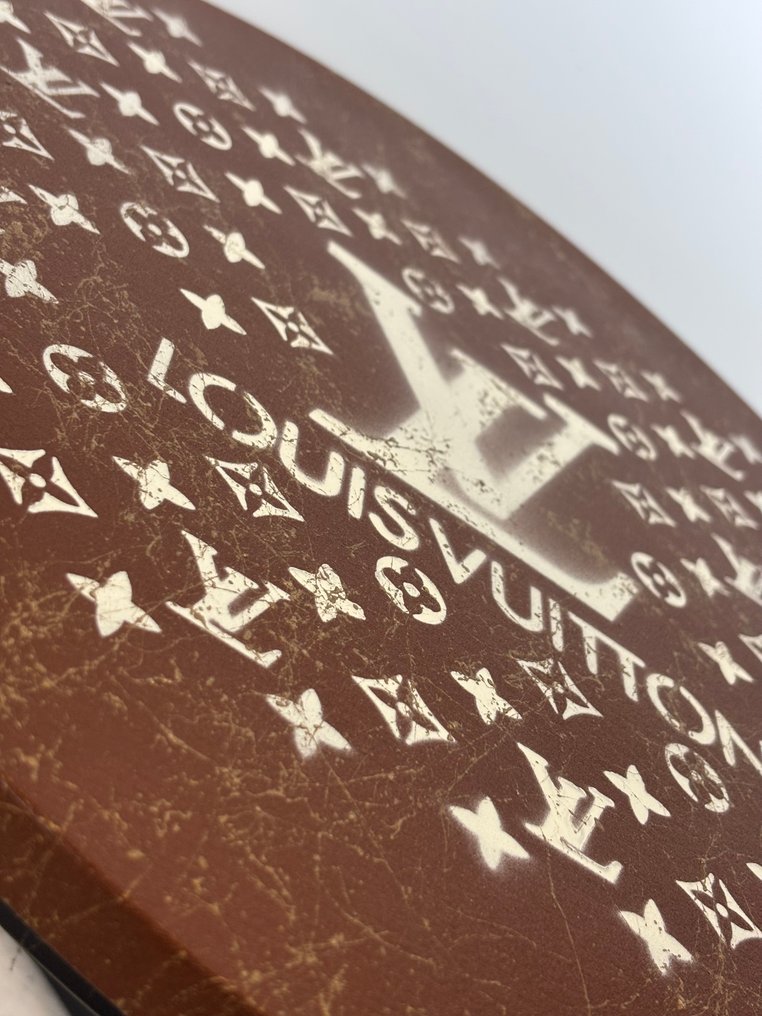 Rob VanMore - Tea-Time on LV Table - ø40cm #3.2