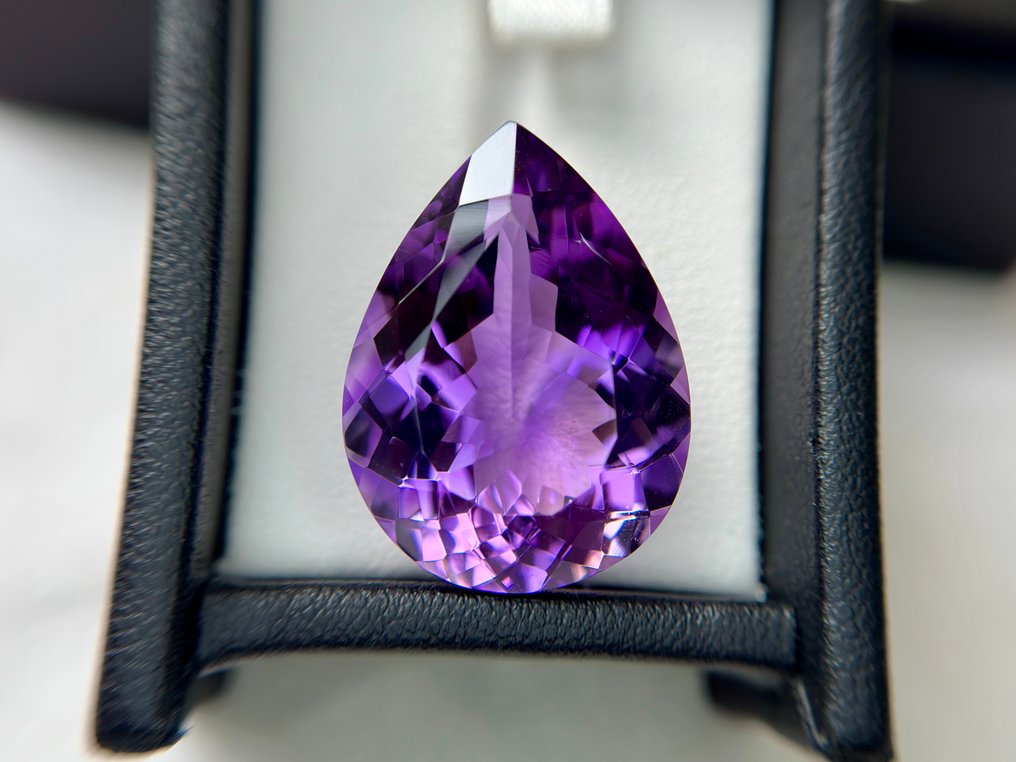 Ingen reservasjonspris - 1 pcs Lilla Ametyst - 32.43 ct - Internasjonal forening for fargede edelstener (ICA GemLab) - Elegant lilla ametyst #1.0