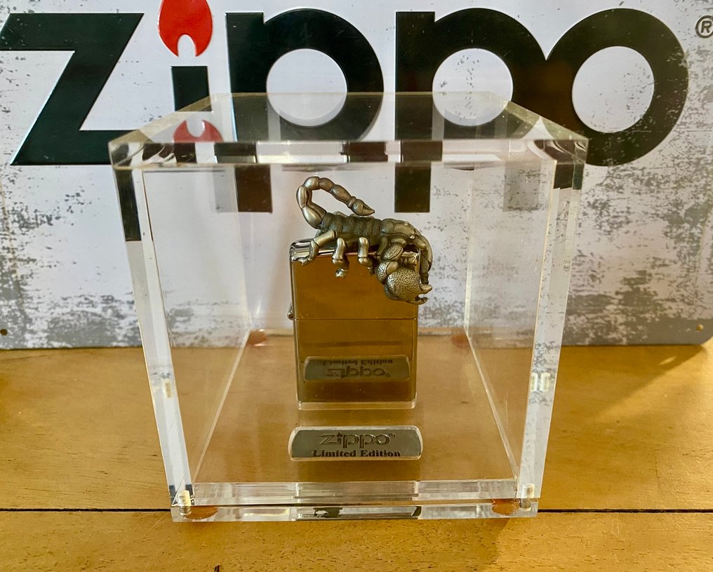 Zippo - SCORPTION 3D - COFFRET PEXIGLASS - EDITION LIMITEE 0174/2500 - Ingen mindstepris - Lighter - Stål (rustfrit), Messing #4.3