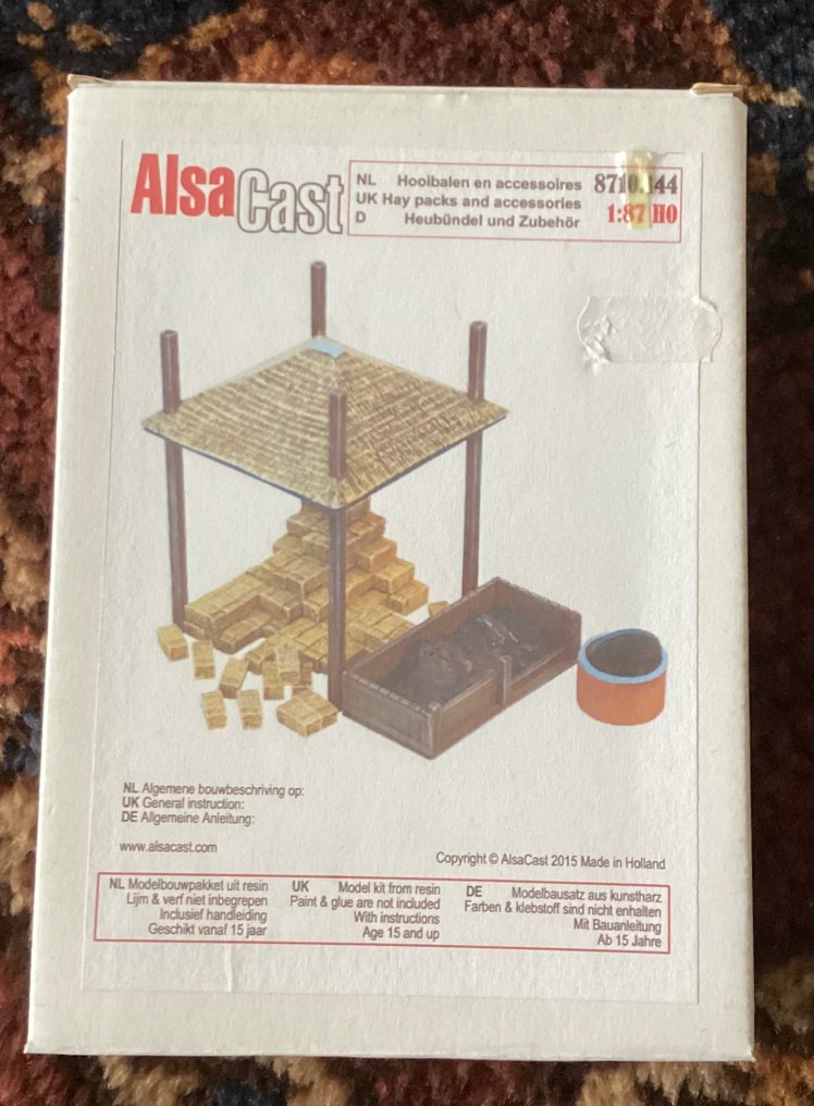 AlsaCast H0轨 - 火车模型风景 (3) - 三款AlsaCast模型套件照片;包括车库、面包店和干草捆/配件; #1.0