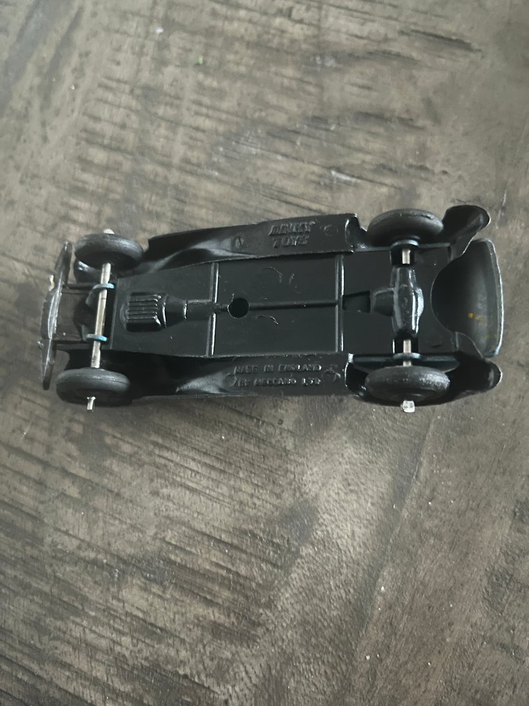 1:43 - Model car  (3) - Three Unboxed Dinky Toys Diecast Models #4.3