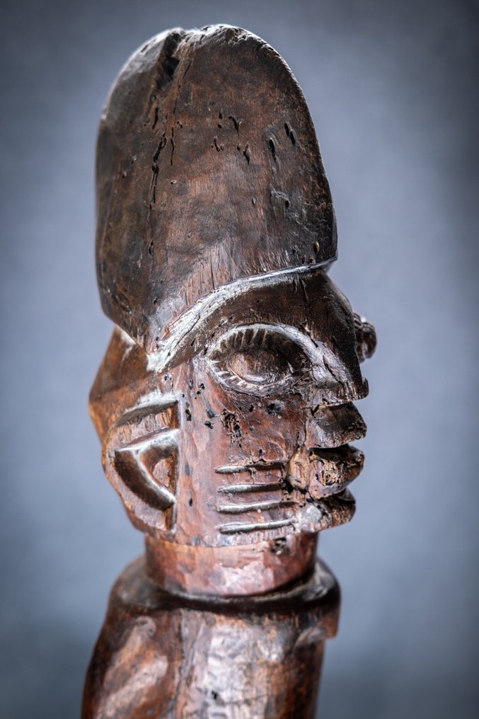 Μεγάλη μορφή θρησκευτικού βωμού Yoruba – Παλαιό ξύλο, ίχνη πολύχρωμης διακόσμησης – Νιγηρία – 51 εκ. - Γιορούμπα - Νιγηρία #3.2