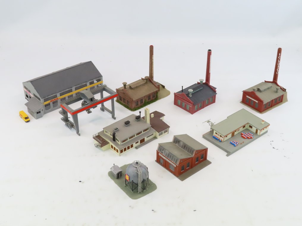 Faller, Pola, Kibri N - Byggnader till modelltåg (9) - Sortiment industriella byggnader och DHL-lager #1.0