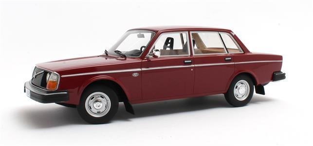 Cult-Scale Models 1:18 - Model car - Volvo 244DL red 1975 #1.0