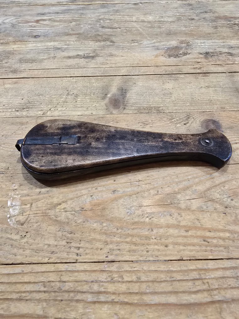 Balance or scale (2) - Wood #3.2