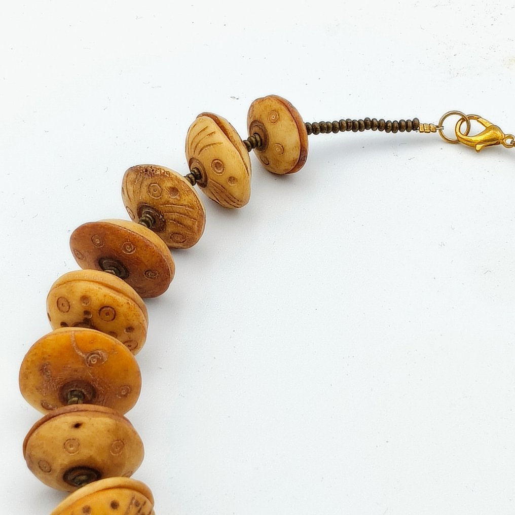 Δυτικά Ασιατικά Οστό Σπάνια σκαλιστά κομμάτια από οστό με φυλαχτά και διακόσμηση του Σύμπαντος. - 38 cm #3.2