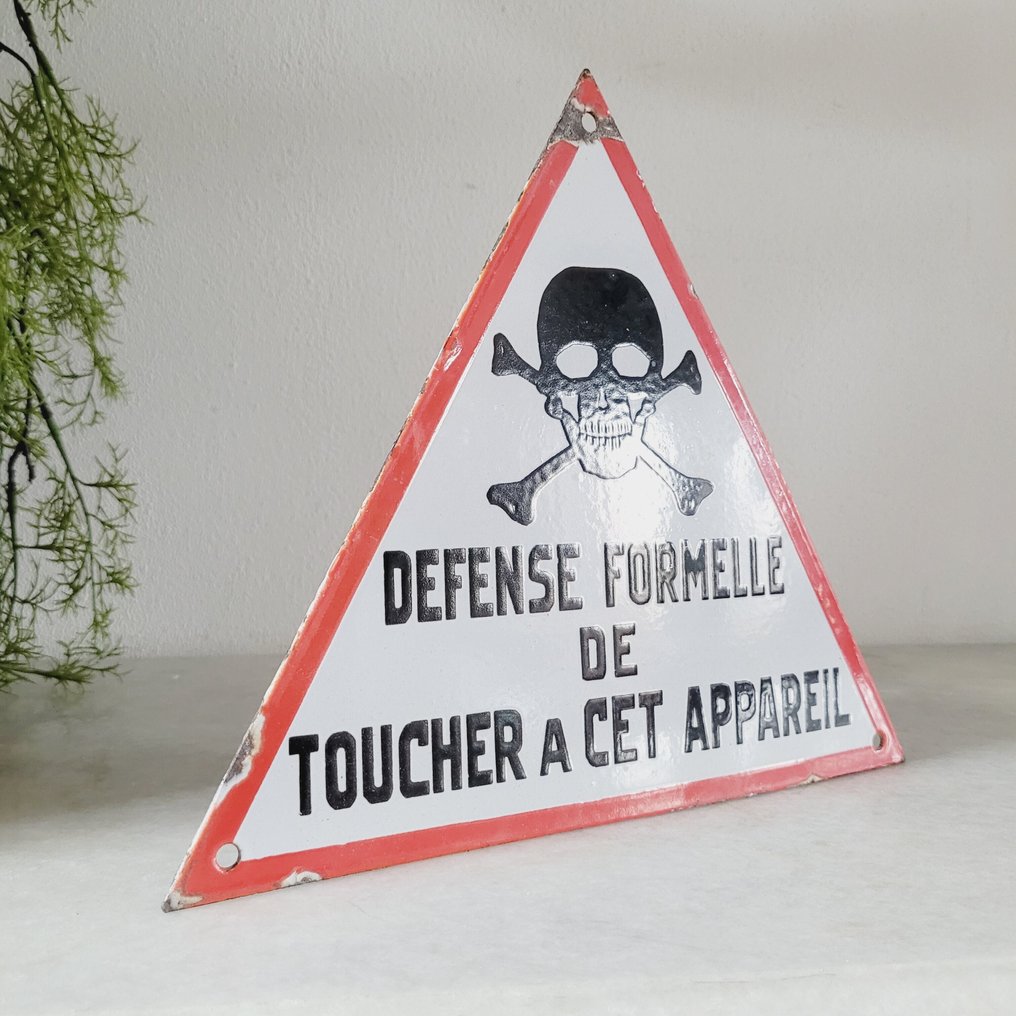 Zeldzaam Emaille Verbodsbord, "Defense Formelle De Toucher a Cet Appareil," 1940 - Advertising sign - Enamel #4.3