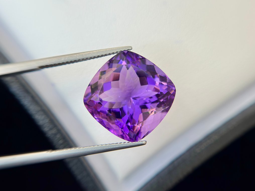 Nincs minimálár - 1 pcs Lila Ametiszt - 24.50 ct - Nemzetközi Színes Drágakő Szövetség (ICA GemLab) - Elegáns lila ametiszt #4.3