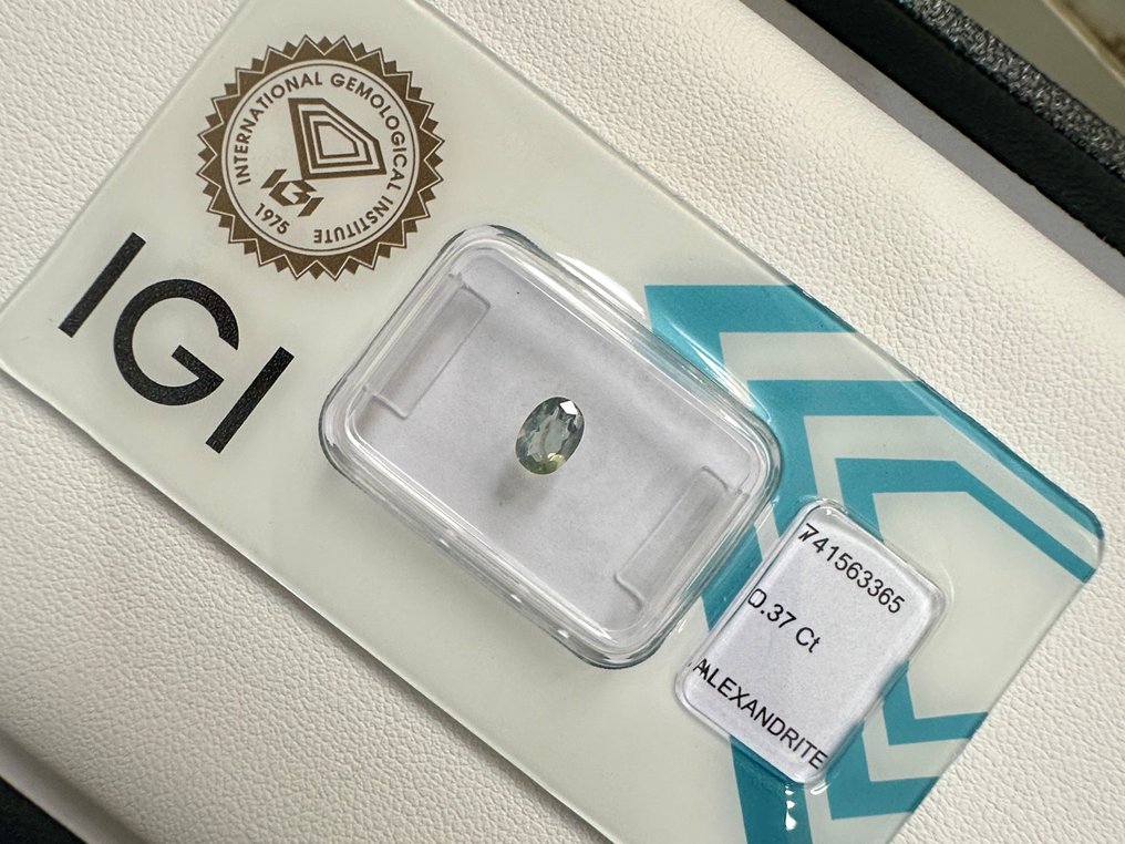 Nincs minimálár - 1 pcs Zöld, Lila Alexandrit - 0.37 ct - Nemzetközi Gemmológiai Intézet (IGI) #4.3