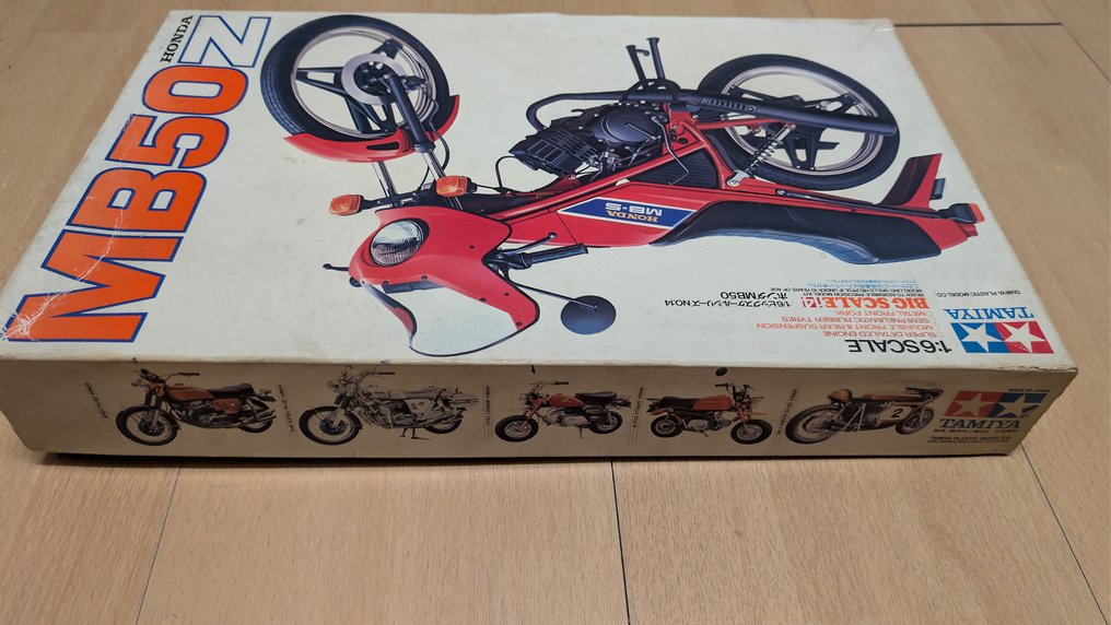 Tamiya 1:6 - Model motorcycle - Honda MB50Z - Honda MB50 - Tamiya 16014. The MB50 was first released in April 1979. It is a fast motorcycle. #3.2